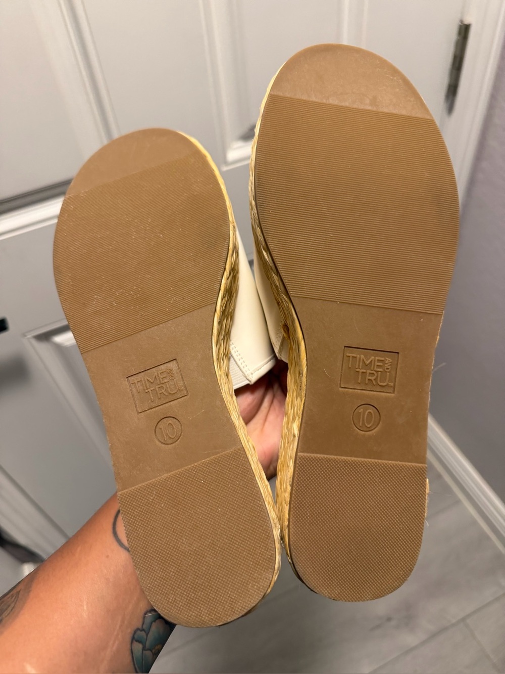 Time and Tru White Wide Strap Slide Clogs - Picture 8 of 8